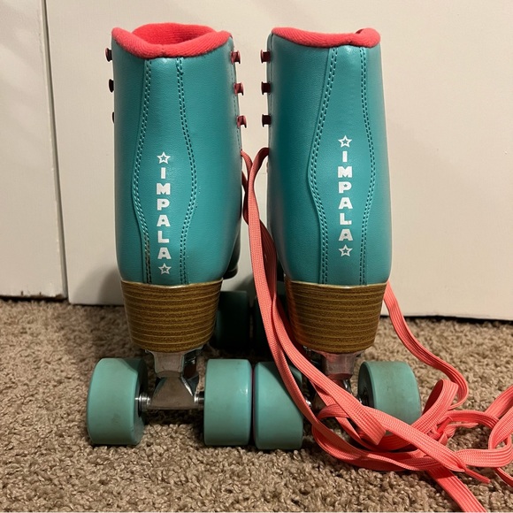 Aqua Impala Roller Skates - Picture 3 of 5